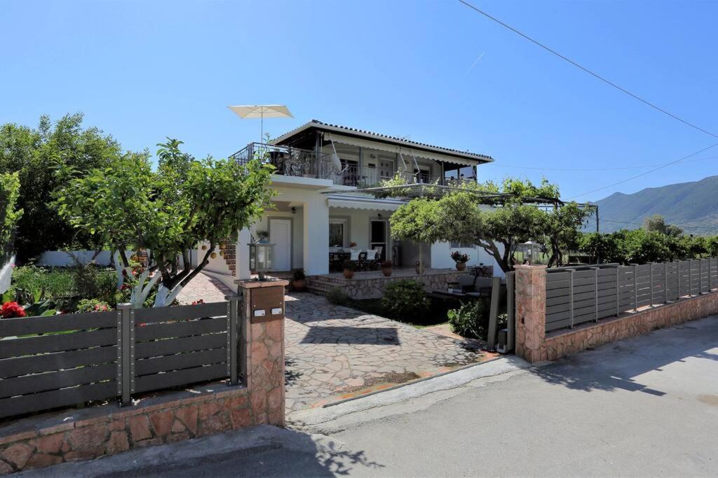 "Elegant & Quiet House" Igoumenitsa Exterior foto